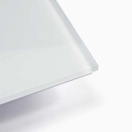 infrarotheizung-glas-weiss-detail-ecke