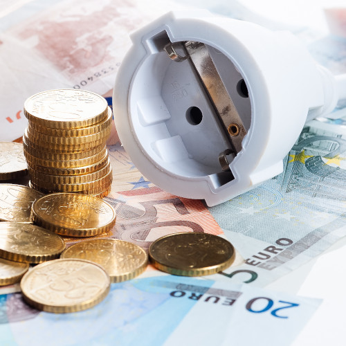 elektroheizunug-kosten Steckdose und Bargeld