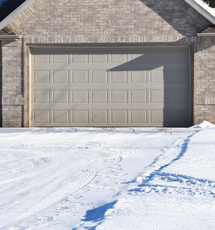 Garage im Winter